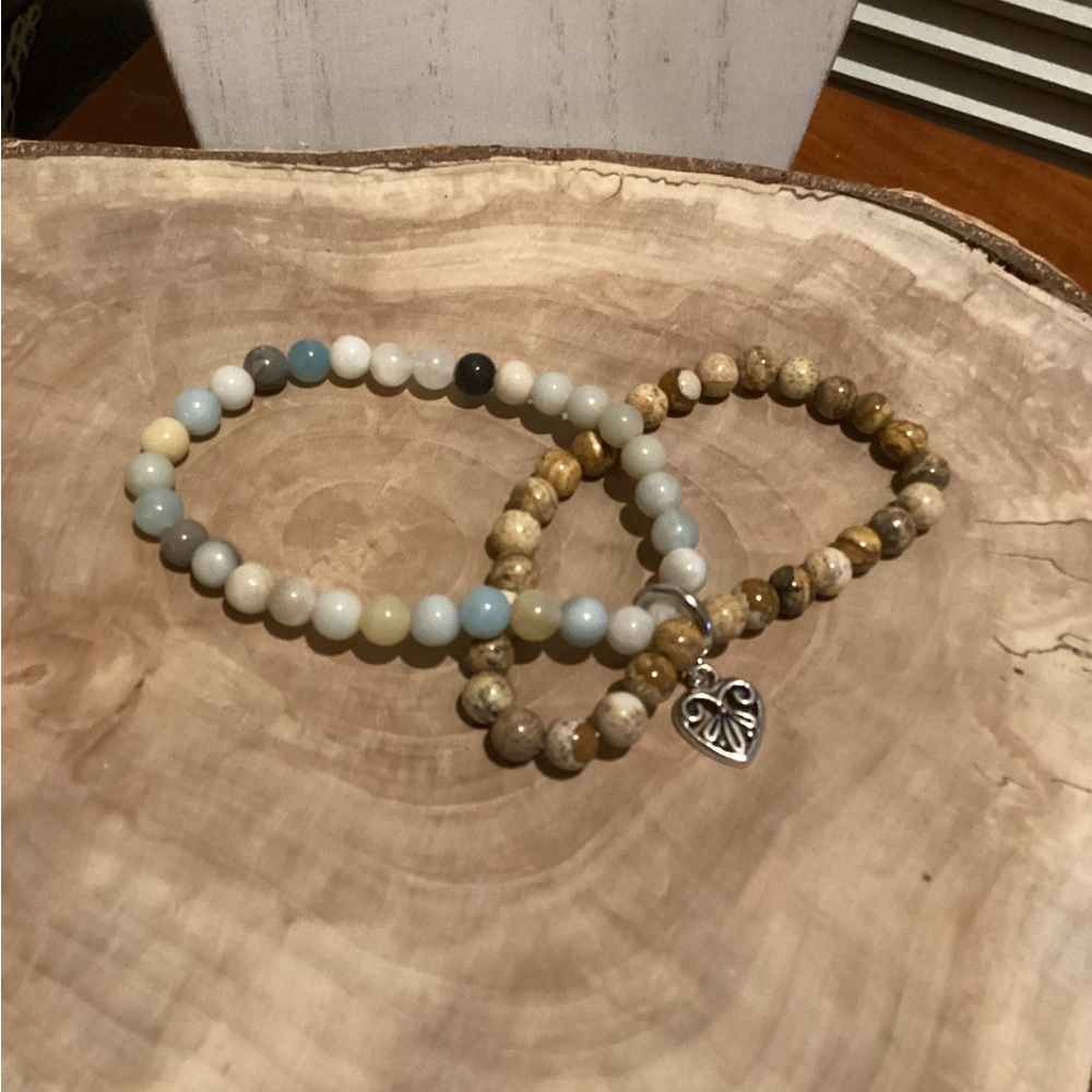 Two Stretch Bracelets - Picture 5 of 5